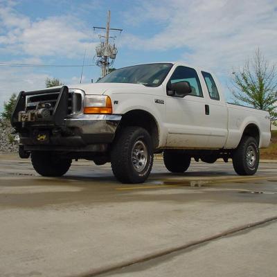 2 Inch Lift Kit 2000-2004 Ford F-250 and F-350 Super Duty 4WD Diesel and V-10 with Superlift Shocks Superlift