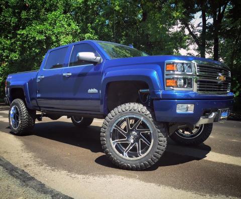 8 Inch Lift Kit 2007-2016 Chevy Silverado and GMC Sierra 4WD with Factory Cast Steel Control Arms with King Coilovers and Shocks Superlift