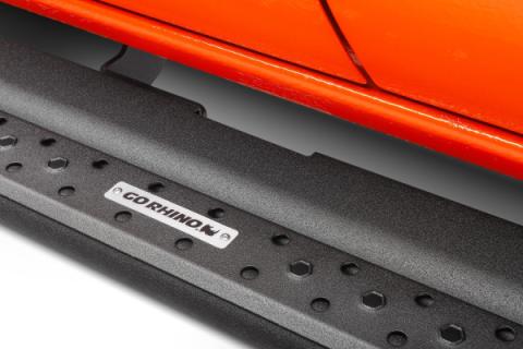 Dominator Xtreme DSS SideSteps With Mounting Bracket Kit Textured Black 2019-2026 Silverado/Sierra 1500/2500 HD Go Rhino