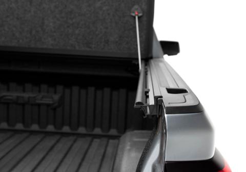 Tonneau Cover Fusion 2019 (New Body Style) 2020 Silverado/Sierra/2020 2500 HD/3500 HD 6 Foot 7 Inch Bed With Or Without MultiPro Tailgate UnderCover