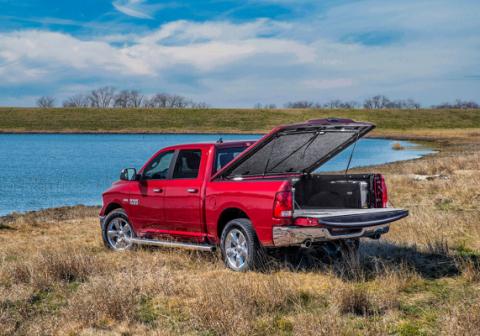 Tonneau Cover Elite LX 2019-2023 (New Body Style) Ram 5 Foot 7 Inch Bed, Crew Cab Without RamBox Without Multifunction Tailgate Patriot Blue UnderCover