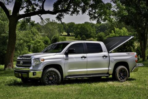 Tonneau Cover SE 2016-2023 Toyota Tacoma 5 Foot Bed Crew With Deck Rail System Black Textured UnderCover